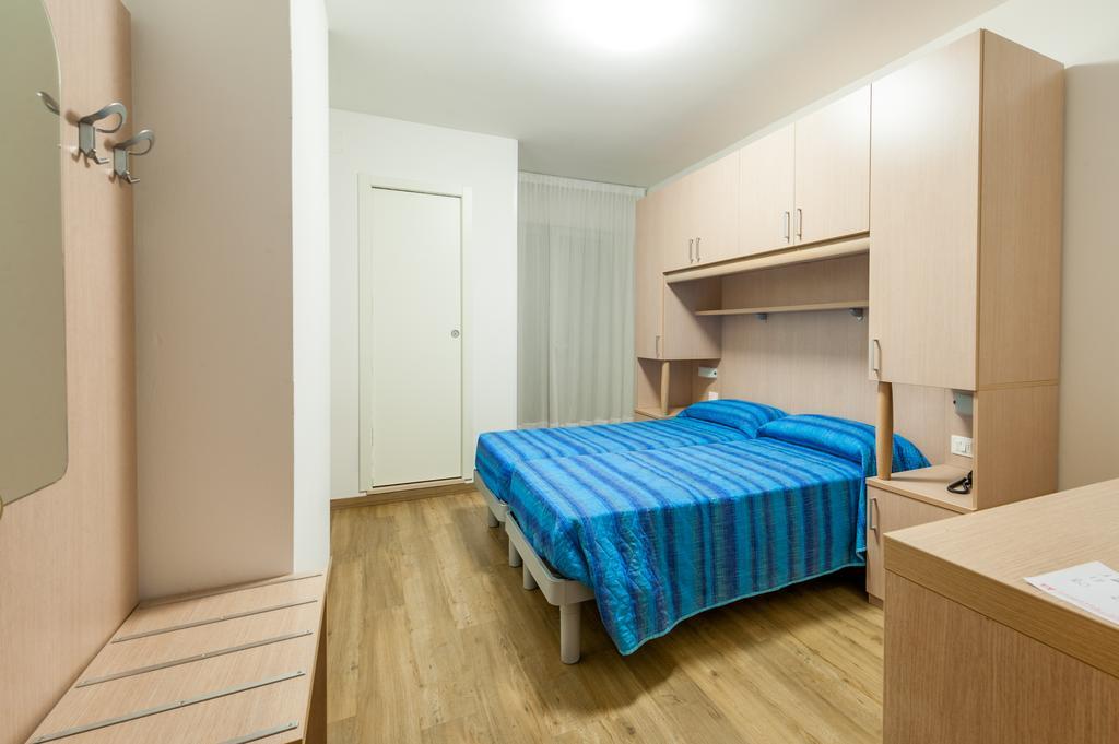 Hotel Garni Losanna Bibione Habitación foto